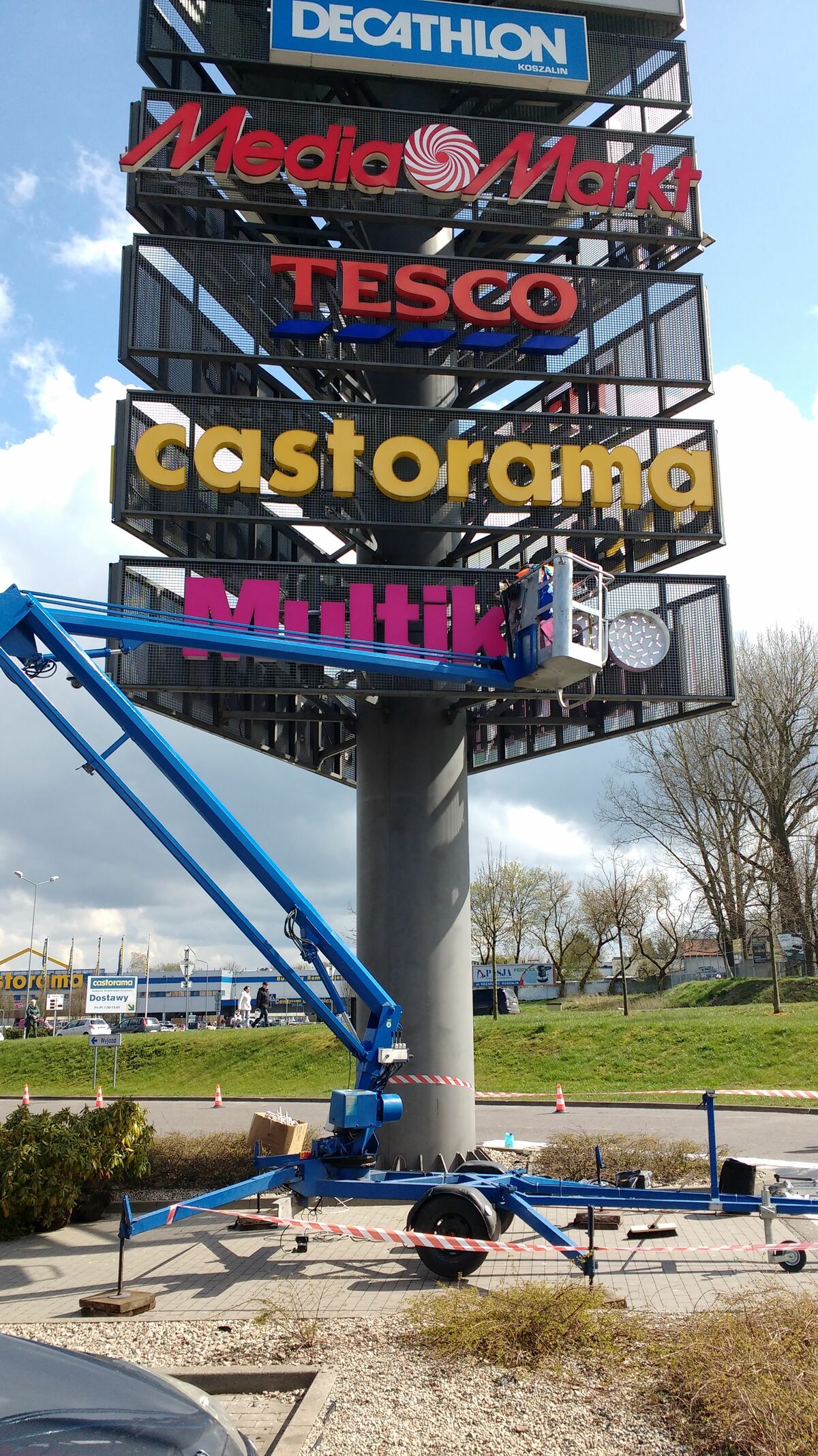 Podnośnik koszowy 13m
